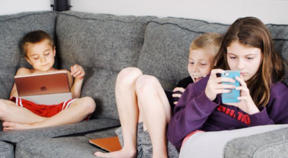 New guidance on screen use for children aged 5 to 16 years announced